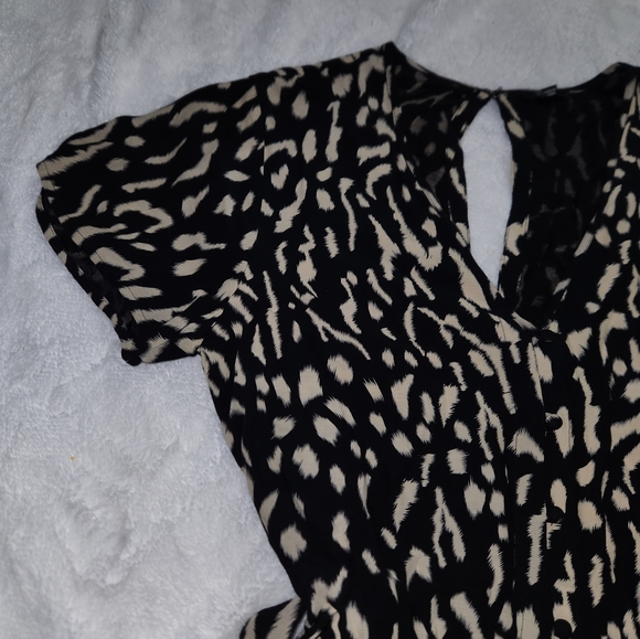 Rails Patterned Romper - Picture 3 of 5